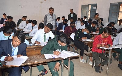 Board Exams: आर्ट्स, कॉमर्स और साइंस के मिश्रण की हो सकती है सिफारिश, साल में दो बार हो सकती हैं बोर्ड परीक्षाएं