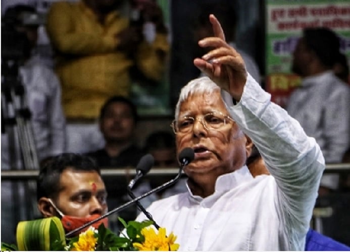 ट्रेन दुर्घटनाओं को लेकर केंद्र पर भड़के लालू, पूछा- हेडलाइन मैनेजमेंट के जरिए कितने दिनों तक हताहतों की संख्या छिपाएंगे? 