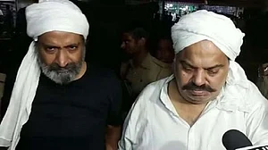 अतीक-अशरफ की सरेआम हत्या पर वाहवाही लूटने में जुटी बीजेपी! BJP MLA ने हत्याकांड को बताया योगी सरकार की उपलब्धि