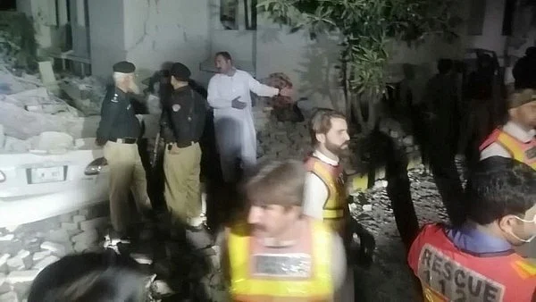 पाकिस्तान के स्वात में पुलिस थाने पर हमले में 12 पुलिस वाले मारे गए हैं