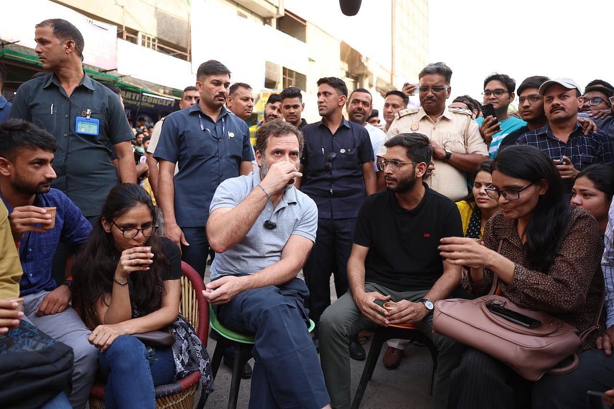 राहुल गांधी दिल्ली के मुखर्जी नगर पहुंचे, चाय की चुस्कियों और मुस्कुराहटों के बीच UPSC छात्रों से पूछा: कैसी तैयारी चल रही है!