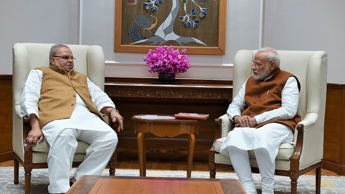 गोवा राज्यपाल के तौर पर प्रधानमंत्री से मुलाकात करते सत्यपाल मलिक (यह फोटो @PMOIndia द्वारा जारी की गई थी)