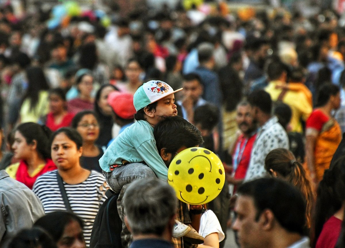 चीन को पीछे छोड़ भारत बना सबसे अधिक आबादी वाला देश, UN की रिपोर्ट में और भी कई दावे