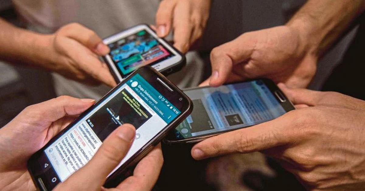 आकार पटेल का लेख: नए आईटी नियम के बहाने सच और 'तथ्य' पर कसा जाएगा सरकारी शिकंजा