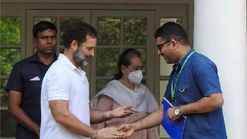 दमन की राजनीति कर बुरी फंसी सरकार