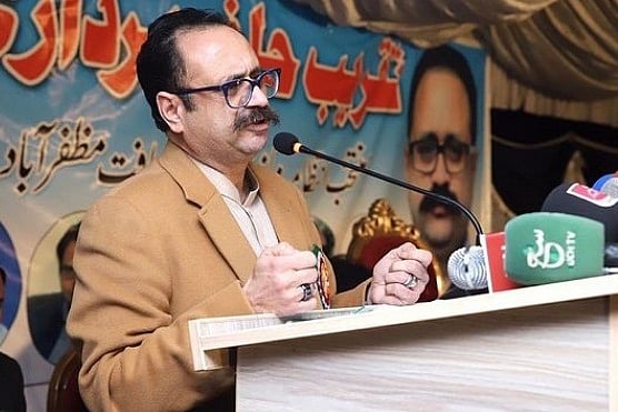 दुनिया: कोर्ट ने पाकिस्तान अधिकृत कश्मीर के पीएम को हटाया और चीन में आने वाला है बड़ा तूफान!