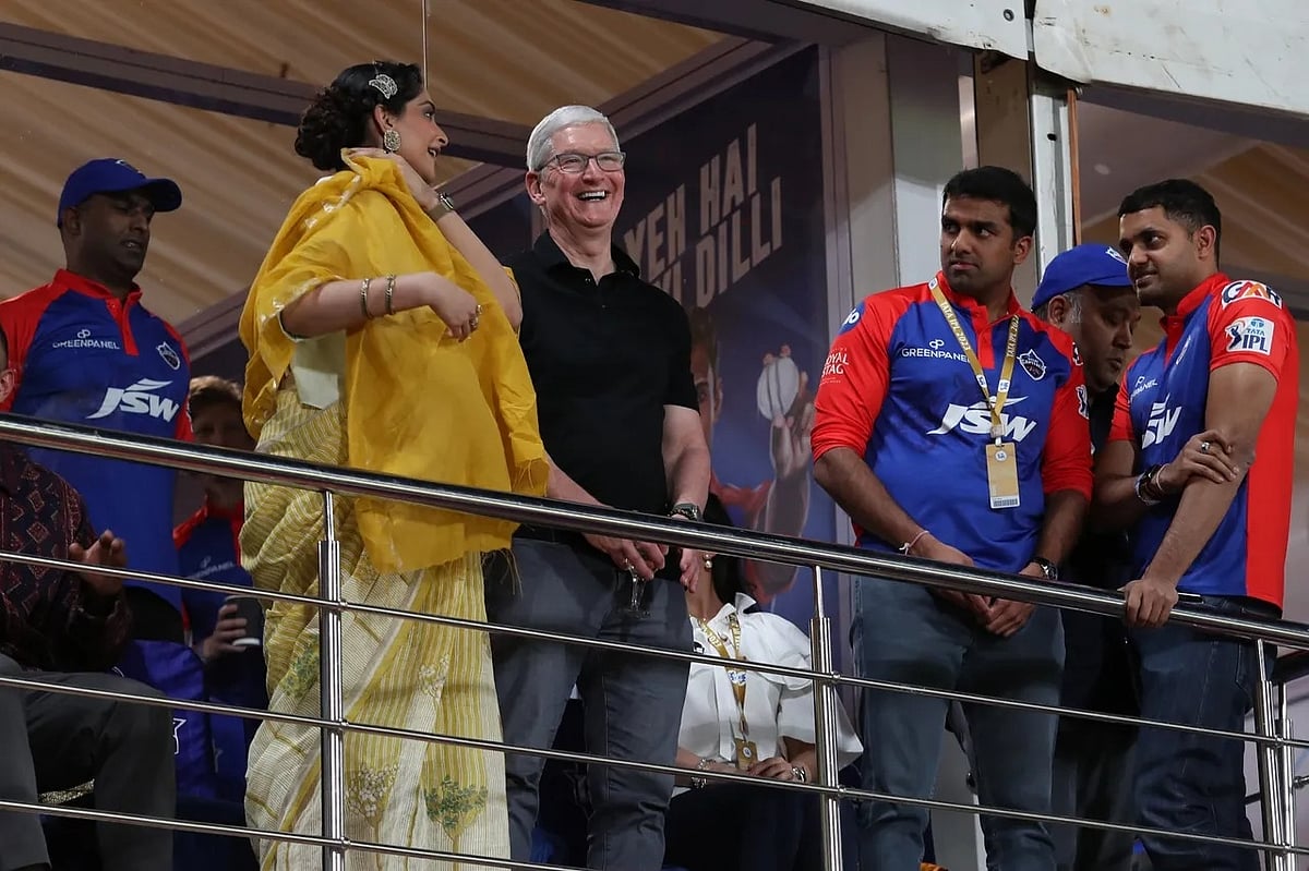 खेलः ‘भारत में धोनी से बड़ा क्रिकेटर कोई नहीं हो सकता’ और रोहित शर्मा Jio सिनेमा के ब्रांड एंबेसडर बने