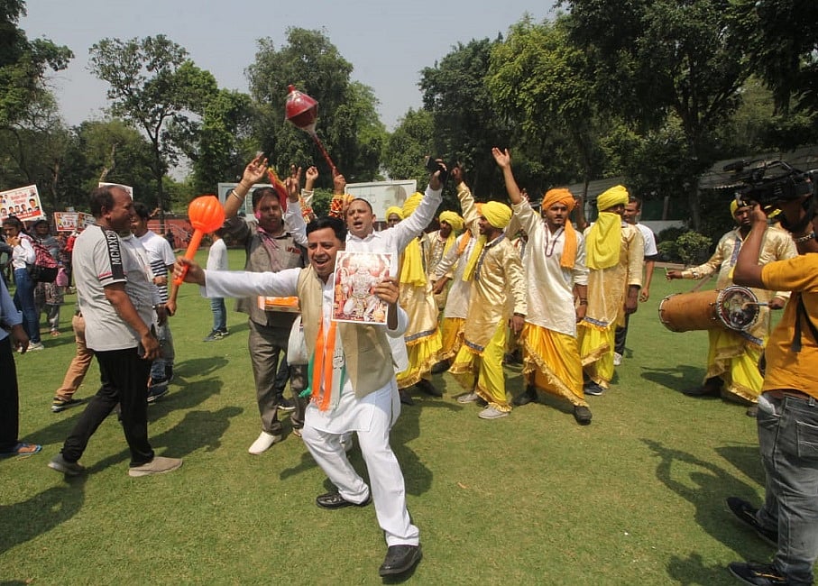 खरी-खरीः बीजेपी के अजेय अभियान पर कर्नाटक ने कसी लगाम, मोदी मैजिक भी पड़ा फीका