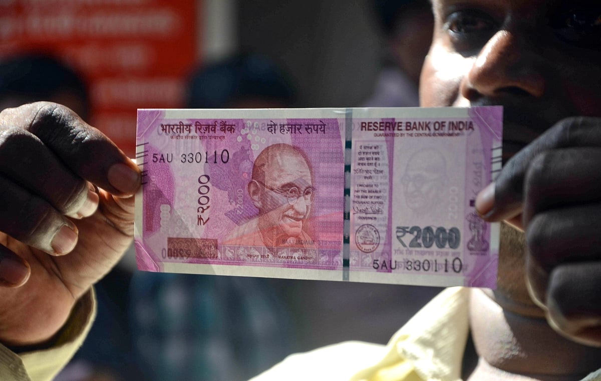बिना पहचान पत्र 2,000 रुपये के नोट बदलने की अनुमति के खिलाफ हाईकोर्ट पहुंचे BJP नेता, की ये मांग