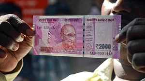 बिना पहचान पत्र 2,000 रुपये के नोट बदलने की अनुमति के खिलाफ हाईकोर्ट पहुंचे BJP नेता, की ये मांग