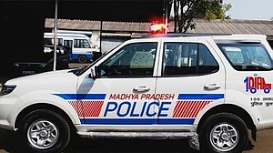 इंदौर में महिलाओं के कपड़े चुराने वाले सिरफिरे का आतंक, रात भर जागकर पहरेदारी कर रहे लोग