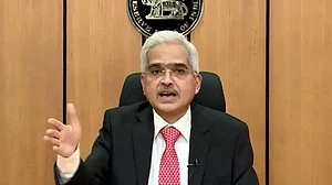 2000 के नोट पर RBI गवर्नर का दावा- 30 सितंबर तक चलन के अधिकांश नोट बैंकों में आ जाएंगे वापस