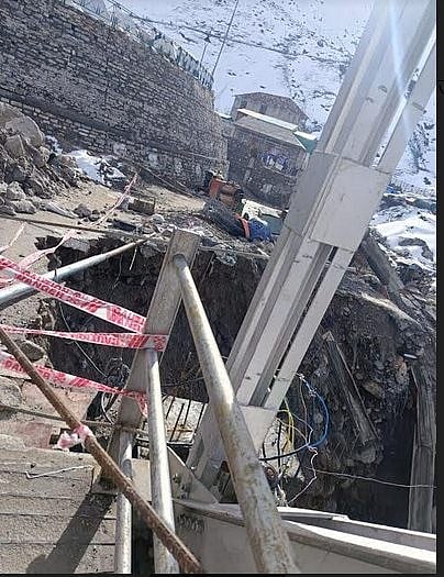 चारधाम यात्रा: गरुड़चट्टी और मोदी गुफा को जोड़ने के लिए लगाए गए पुल के गार्डर हुए क्षतिग्रस्त, आवाजाही हुई बंद