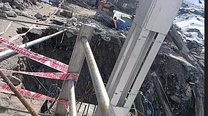 चारधाम यात्रा: गरुड़चट्टी और मोदी गुफा को जोड़ने के लिए लगाए गए पुल के गार्डर हुए क्षतिग्रस्त, आवाजाही हुई बंद