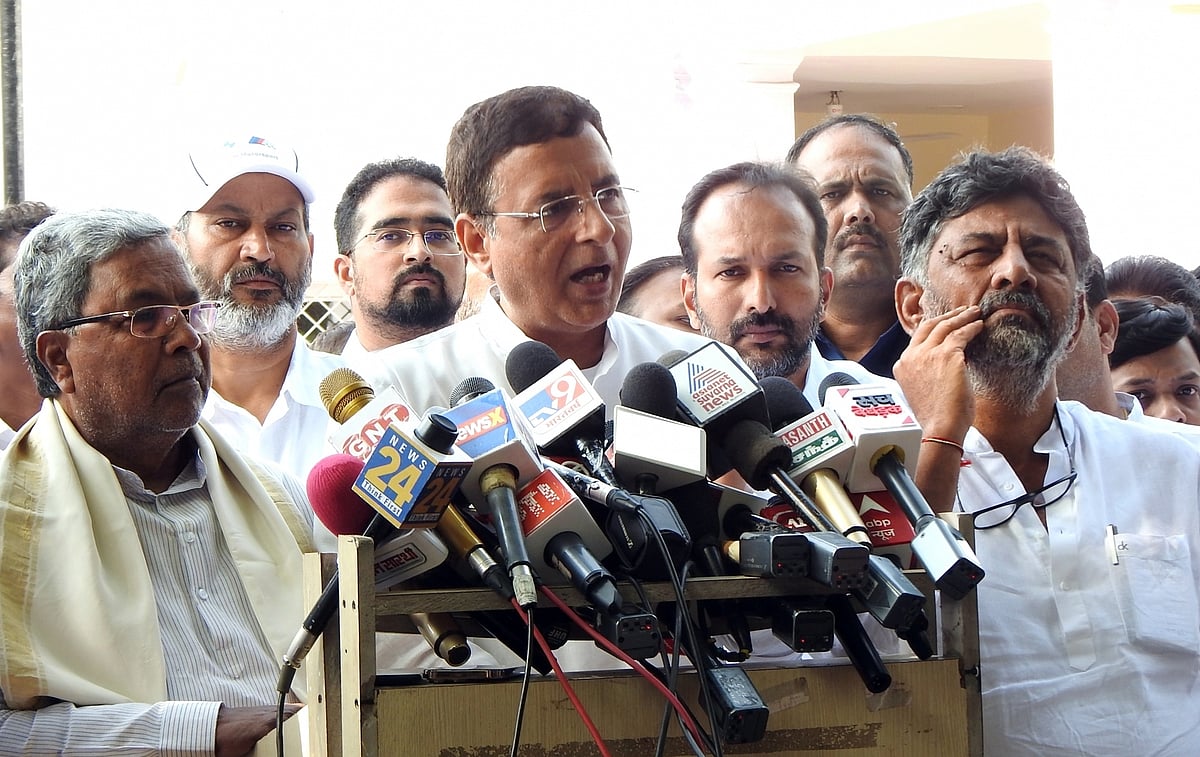 'कर्नाटक को अगले 48-72 घंटे में मिल जाएगा नया CM', सुरजेवाला बोले- मुख्यमंत्री के नाम पर चल रही अफवाहों पर ध्यान न दें
