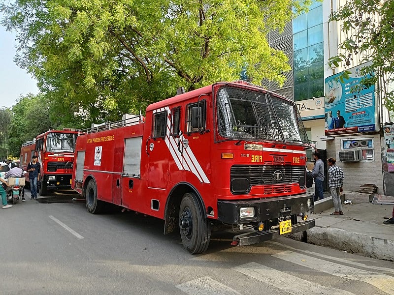 फायर ब्रिगेड ने पाया आग पर काबू