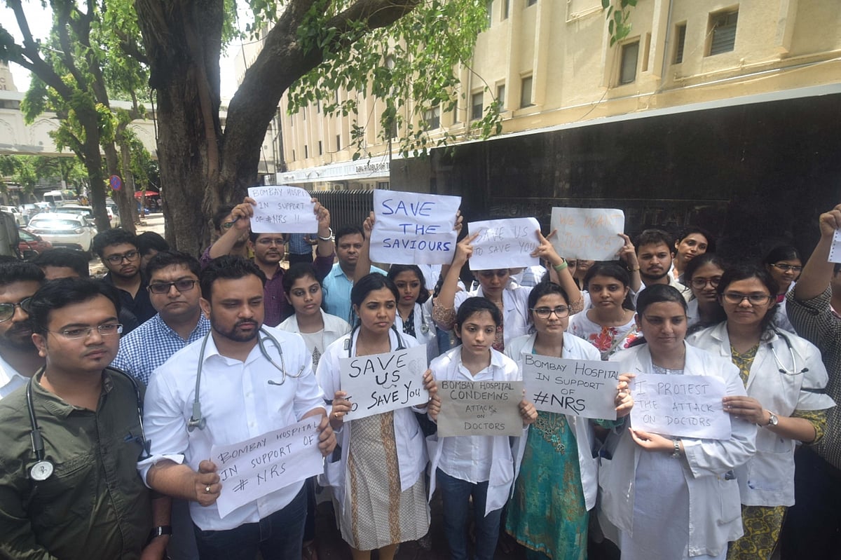 मध्य प्रदेश: हड़ताल पर गए सरकारी डॉक्टर, स्वास्थ्य व्यवस्था चरमराई, टालने पड़े रहे मरीजों के ऑपरेशन 