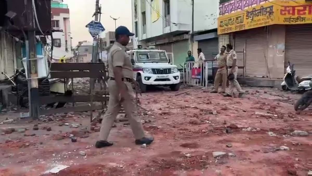 महाराष्ट्र: अकोला में हिंसा के बाद तनाव बरकरार, अब तक 45 गिरफ्तार, इंटरनेट बंद, टाली गई यूनिवर्सिटी की परीक्षाएं
