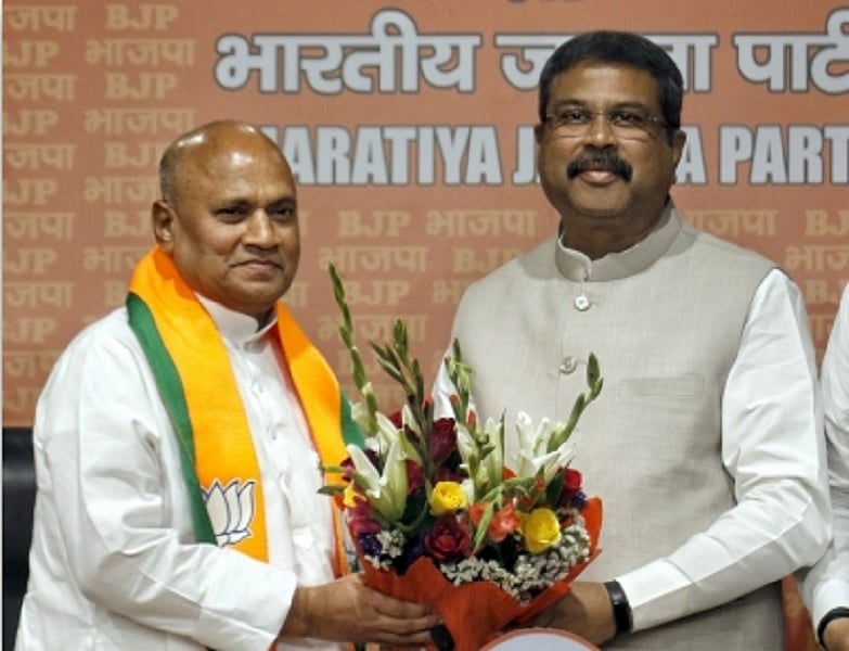 आखिरकार BJP में शामिल हुए JDU के पूर्व अध्यक्ष आरसीपी सिंह, इसी आशंका में नीतीश ने दिखाया था बाहर का दरवाजा