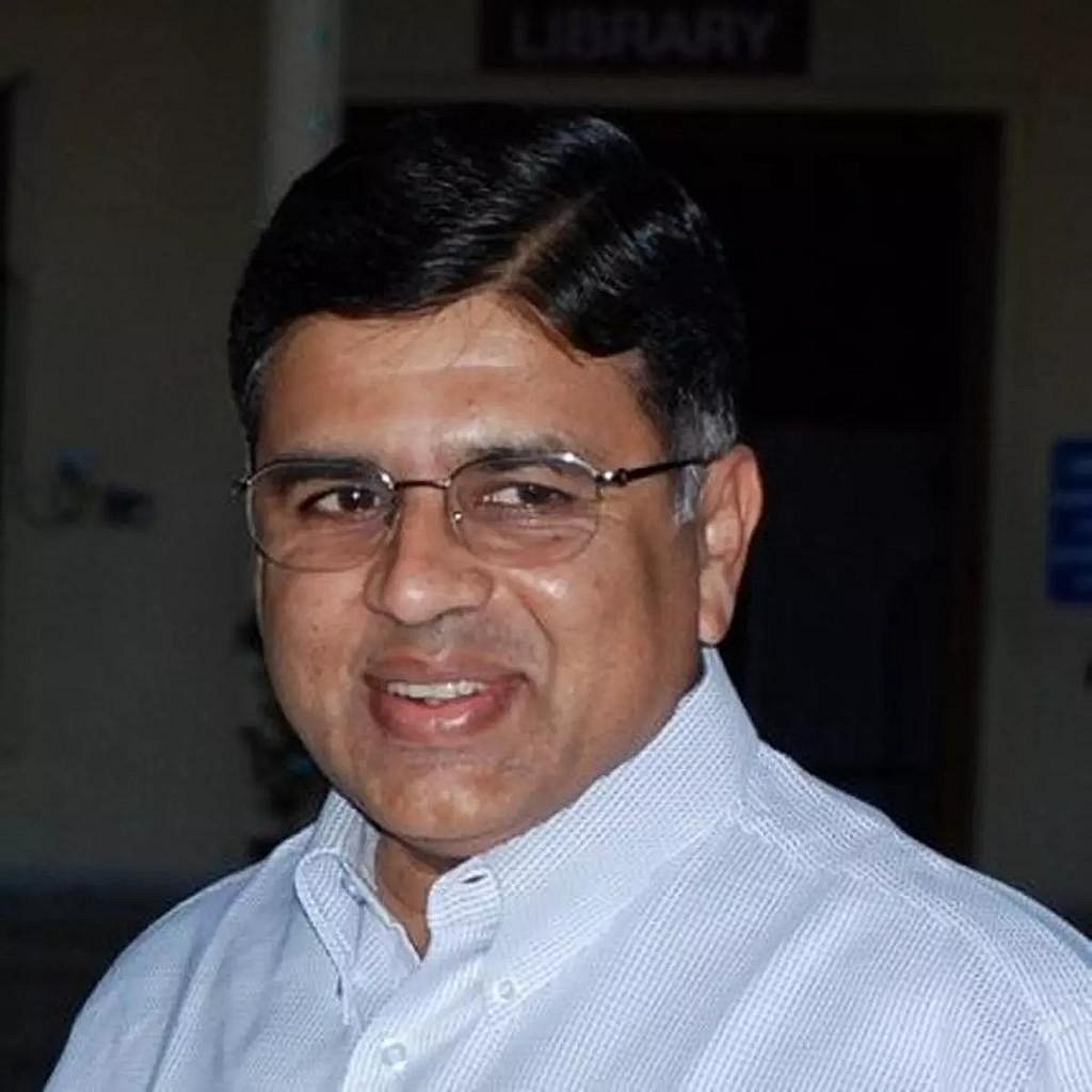 अर्थ जगत: चर्चा में नोएडा में पेट्रोल पंपों लगा ये नोटिस और मोटोरोला का देश का सबसे पतला 5G स्मार्टफोन किया लॉन्च