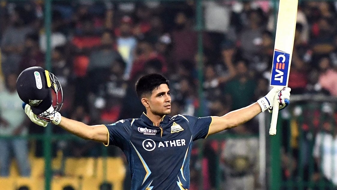 IPL 2023 में शतक जड़े के बाद शुभमन गिल।