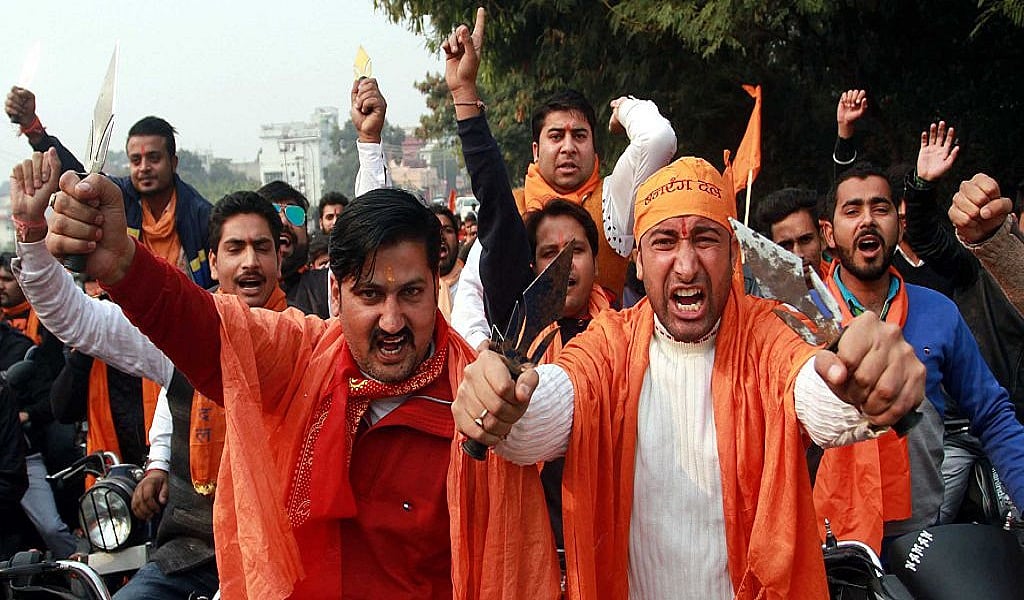 राम पुनियानी का लेखः बजरंग दल की रगों में हिंसा, बाबरी मस्जिद गिराने से ग्राहम स्टेंस के परिवार को जलाने तक भूमिका