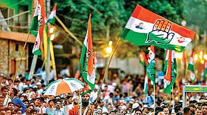 Karnataka में बनेगी कांग्रेस की सरकार! रुझानों में छुआ बहुमत का आंकड़ा