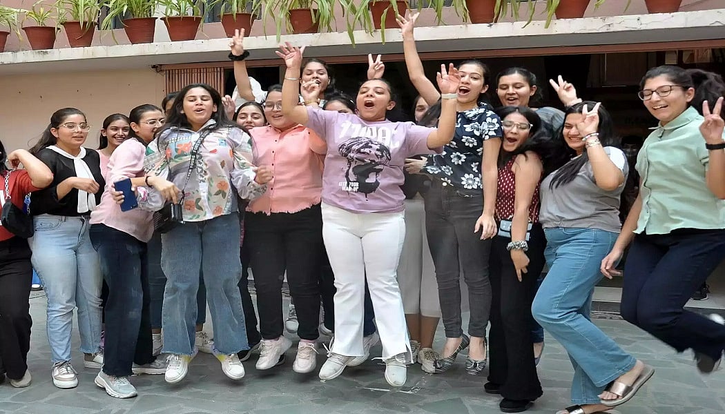 पंजाब बोर्ड 12वीं में लड़कियों ने किया कमाल, टॉप तीन में रहीं बेटियां, 92.47% स्टूडेंट्स हुए पास
