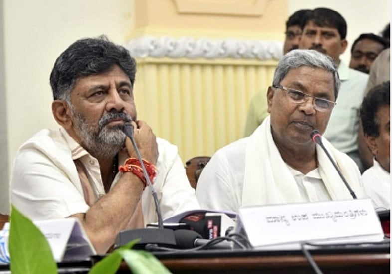 कर्नाटक में RSS से जुड़े नौकरशाहों को लगेगा झटका, सिद्दारमैया सरकार पहचान कर लगाएगी किनारे