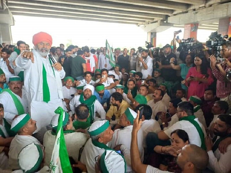 राकेश टिकैत ने गाजीपुर बॉर्डर पर गाड़ा खूंटा, कहा- दिल्ली में पहलवानों की रिहाई तक यहां से नहीं हटेंगे