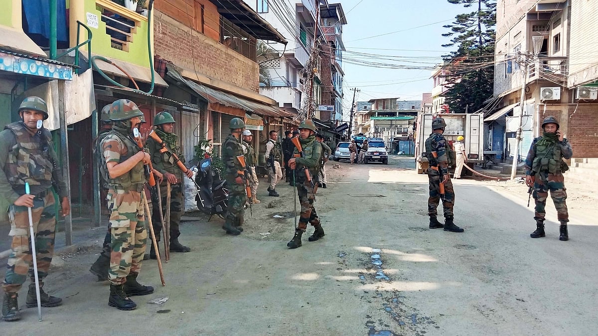 मणिपुर: घरों की ओर लौटने की कोशिश कर रहे लोगों की सुरक्षा बलों से झड़प, कई राहत शिविरों में रह रहे थे लोग