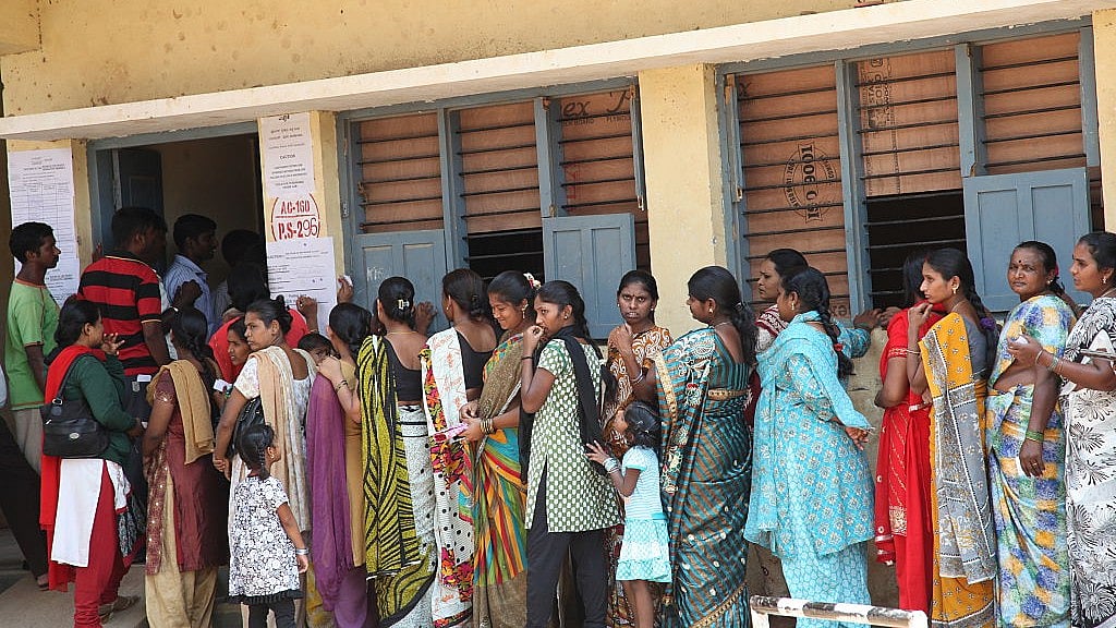 बेरोजगारी और महंगाई से त्रस्त महिला वोटरों ने 
कर्नाटक में पलट दी बाजी!