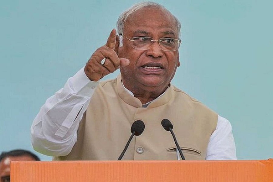 9 साल में नौकरियां छीनकर 'विश्वगुरु' बनी मोदी सरकार- मल्लिकार्जुन खड़गे ने बढ़ती बेरोजगारी पर कसा तंज
