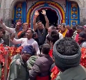 सिनेजीवन: केदारनाथ पहुंचे अक्षय कुमार और RRR एक्टर स्टीवेन्सन के निधन से राजामौली को लगा झटका, जानें क्या कहा?