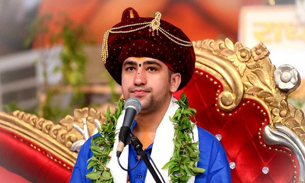 बिहारः धीरेंद्र शास्त्री के खिलाफ कोर्ट में केस दायर, हिंदू धर्मावलंबियों की भावना आहत करने का आरोप