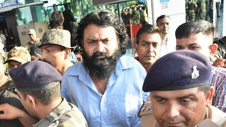 एनआईए ने 102 केस में वांछित नक्सली सरगना दिनेश गोप को नेपाल से किया गिरफ्तार