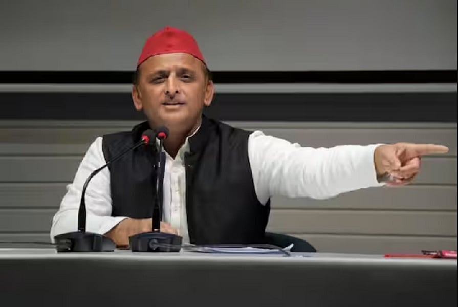 BJP नेता ने फर्जी चेक देकर किसान से हड़पी साढ़े छह करोड़ की जमीन, अखिलेश ने योगी से पूछा ये सवाल