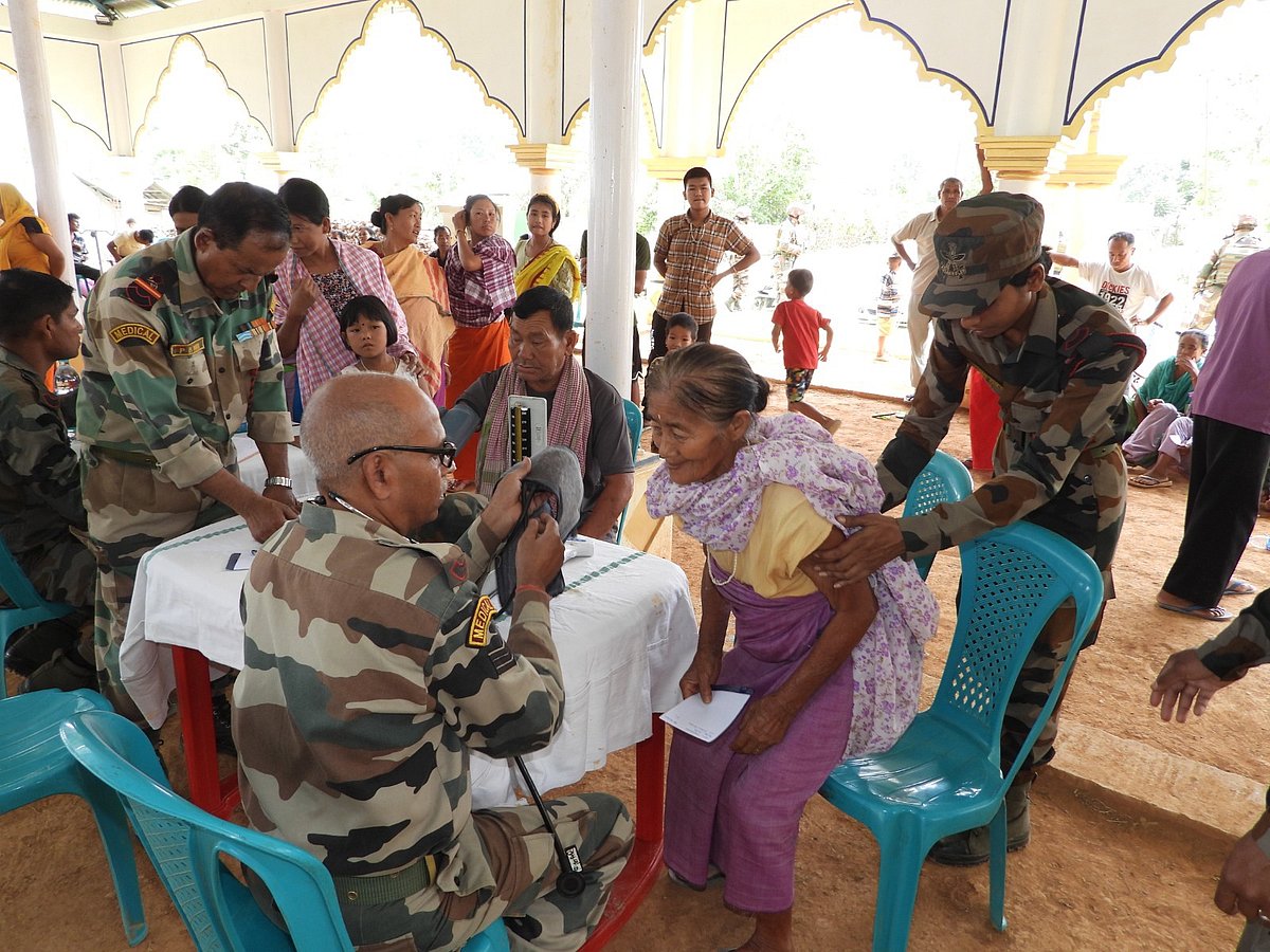 मणिपुर हिंसा: 50,650 से ज्यादा विस्थापित लोग शिविरों में शरण लेने को मजबूर, आवश्यक वस्तुओं की गंभीर समस्या