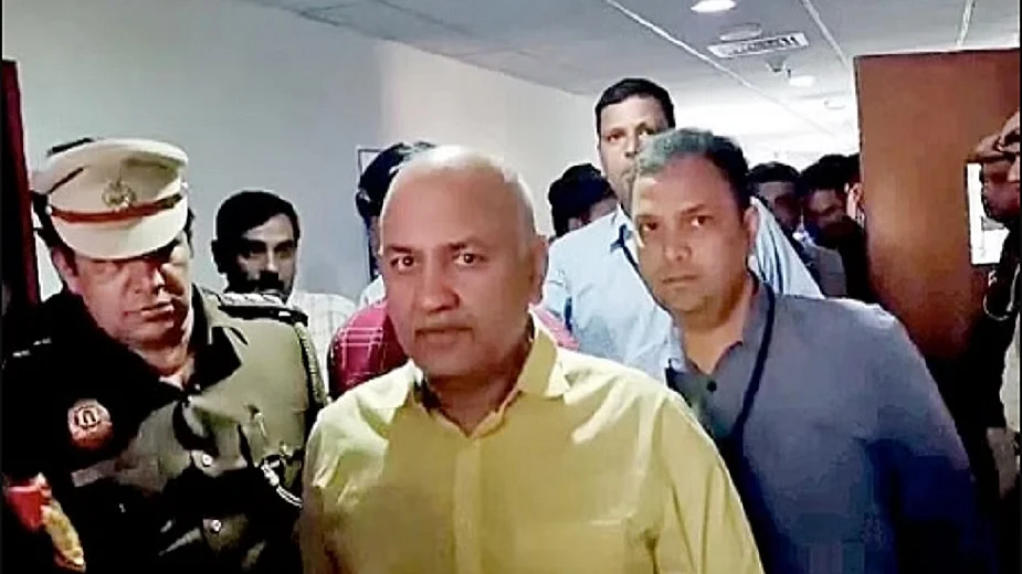 दिल्ली हाईकोर्ट ने मनीष सिसोदिया को बीमार पत्नी और परिवार से मिलने की दी इजाजत
