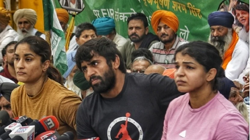 पहलवानों ने रेलवे की ड्यूटी ज्वाइन की