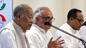'मणिपुर के CM तुरंत दें इस्तीफा, उनके रहते राज्य में शांति की संभावना नहीं', पीएम की चुप्पी पर कांग्रेस ने फिर उठाए सवाल