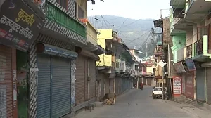 उत्तरकाशी के पुरोला में सुनसान पड़ा बाजार, ड्रोन से रखी जा रही नजर, पुलिस ने हिन्दू संगठनों को मार्च करने से रोका
