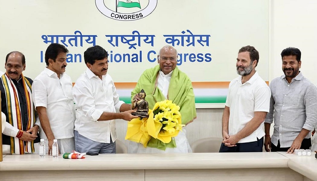 कर्नाटक के बाद तेलंगाना में बदलाव की हवा, पूर्व सांसद, पूर्व मंत्री समेत BRS के कई नेता कांग्रेस से जुड़े