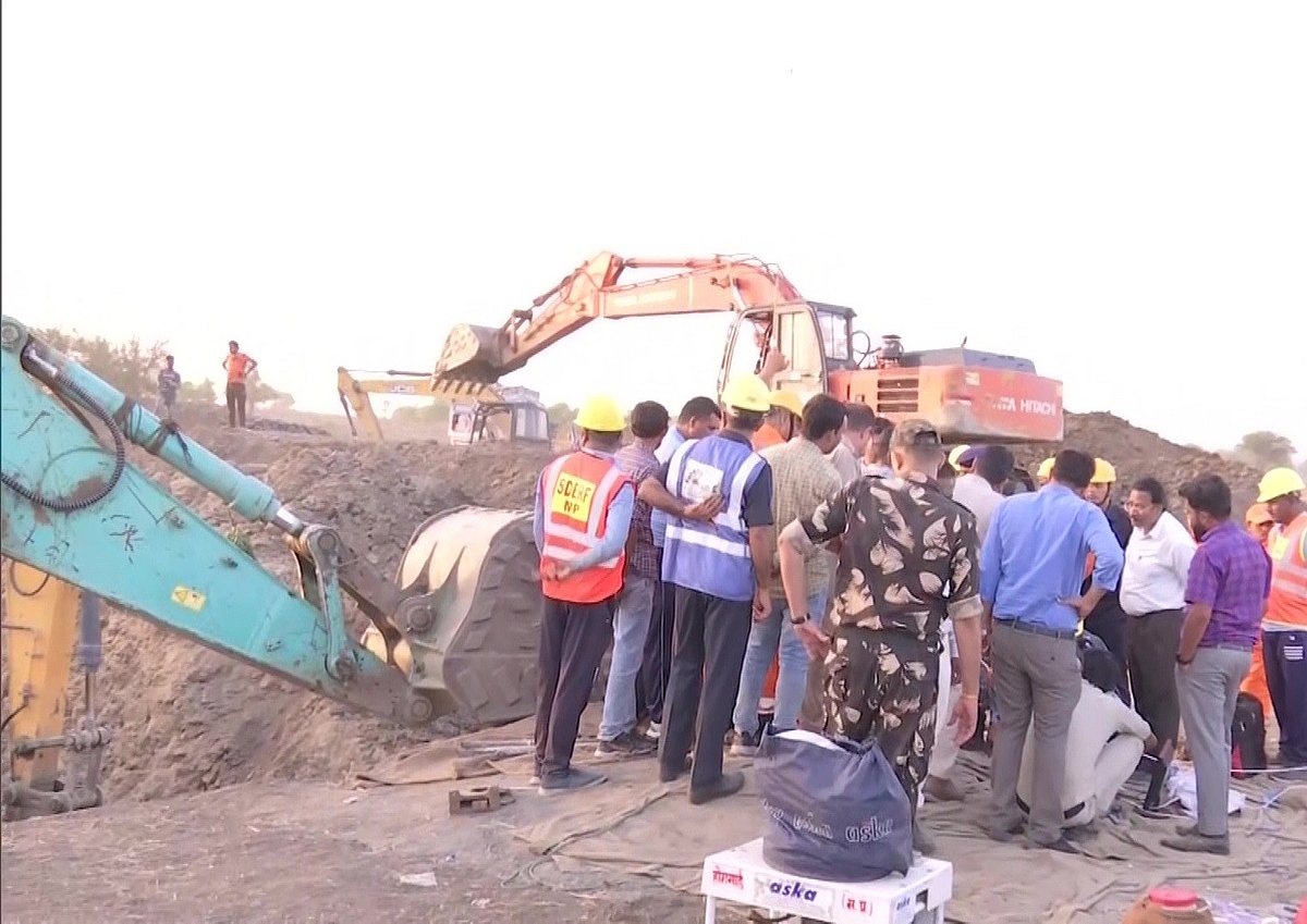 मध्य प्रदेश के सीहोर में बड़ा हादसा, ढाई साल की बच्ची लगभग 300 फीट गहरे बोरवेल में गिरी, रेस्क्यू ऑपरेशन जारी