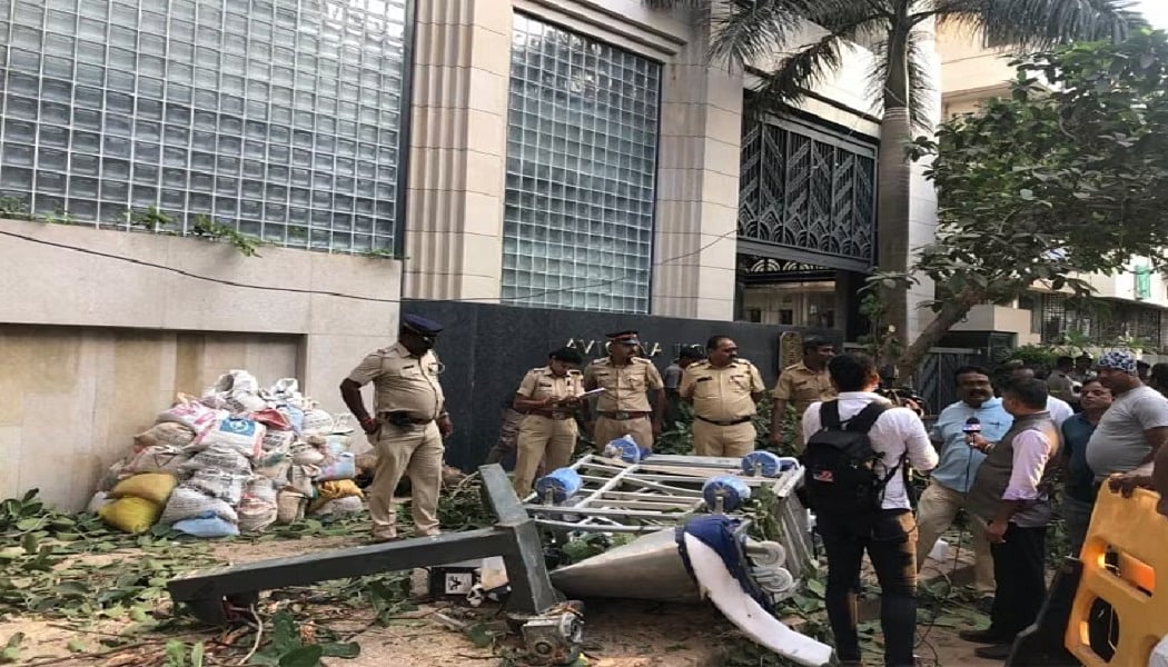 मुंबई में बड़ा हादसा, ट्रेड वर्ल्ड बिल्डिंग में गिरी लिफ्ट, 12 से ज्यादा लोगों के घायल होने की खबर  