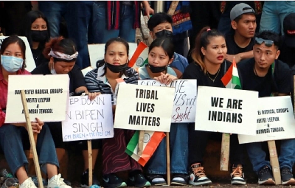 मणिपुर में इंटरनेट बंद होने से Delhi-NCR में रह रहे राज्य के छात्र परेशान, पैसे नहीं मिलने से खर्च चलाना मुश्किल