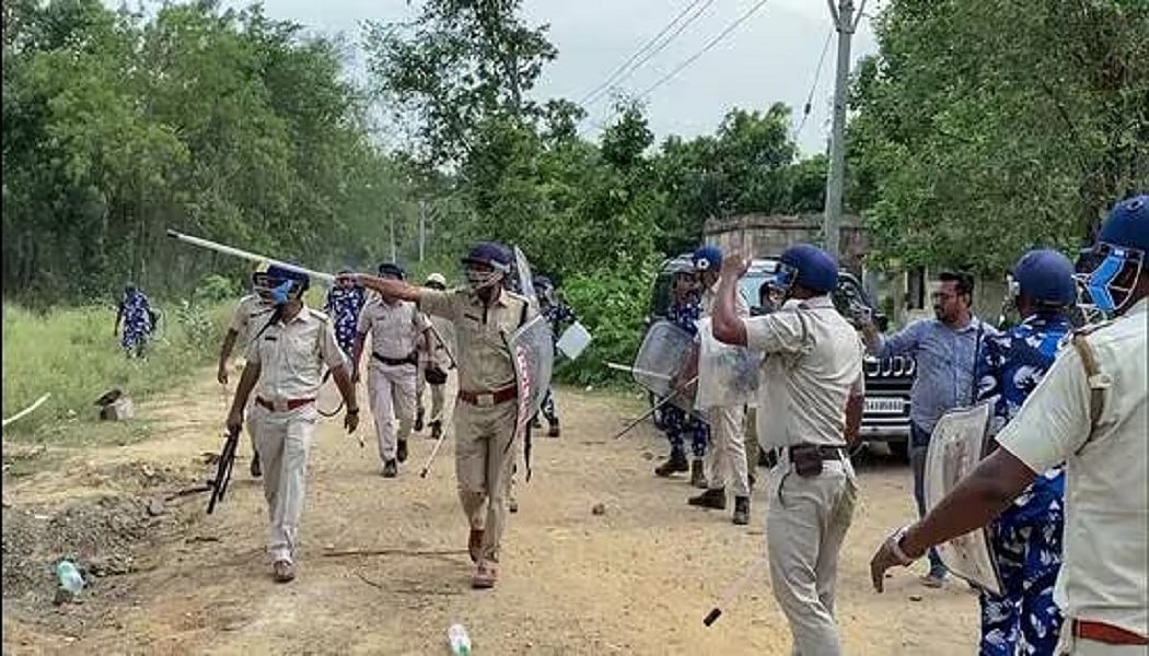 बंगाल पंचायत चुनाव: दिनहाटा में TMC-BJP कार्यकर्ताओं के बीच झड़प, ताबड़तोड़ फायरिंग में एक की मौत, 7 घायल    