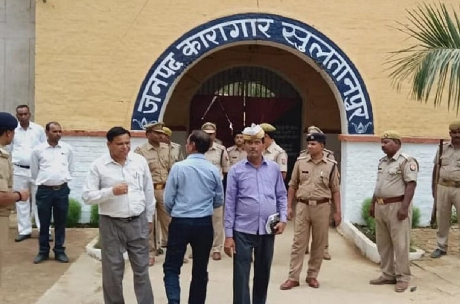 यूपी के सुल्तानपुर जेल में दो कैदियों के शव पेड़ से लटके मिले, योगी राज में कानून-व्यवस्था पर फिर उठे सवाल