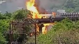 महाराष्ट्र: मुंबई-पुणे एक्सप्रेसवे पर भीषण हादसा, केमिकल टैंकर में आग लगने से 4 की मौत, 3 घायल