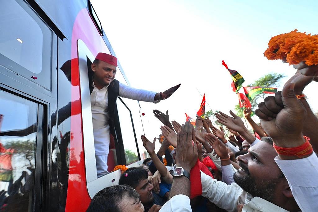 अखिलेश ने लखीमपुर से शुरू की लोक जागरण यात्रा, जातीय जनगणना के मुद्दे पर पिछड़ों-दलितों को साधने की कवायद